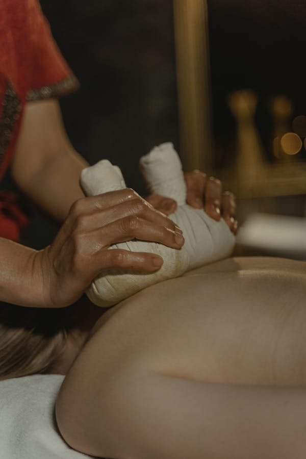 Découvrez les bienfaits du massage ayurvédique pour votre bien-être